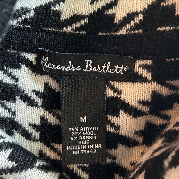 Alexandra Bartlett Black and White Houndstooth Cardigan - Picture 6 of 10